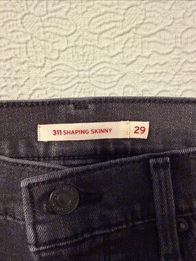 LEVI’S 311 Shaping Skinny Jeans